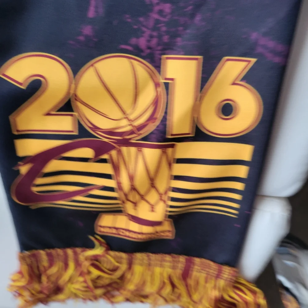 LeBron James 2016 NBA Scarf ~ Cleveland Cavaliers ~ NWT